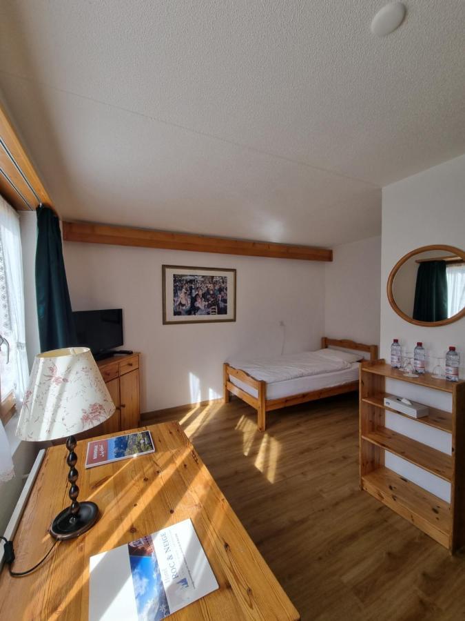 Hotel Roc Et Neige Chateau-d'Oex Exteriör bild